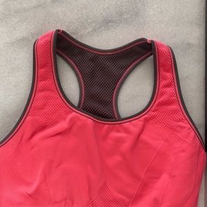 🌟$6 New Balance Sports Bra